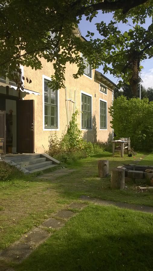 Aamiaismajoitus Bagga Skola & Cafe 3*